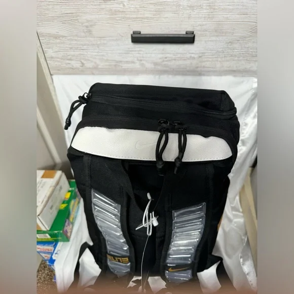 Nike Elite Pro Hoops Basketball Backpack Black and Gold - Picture 5 of 5